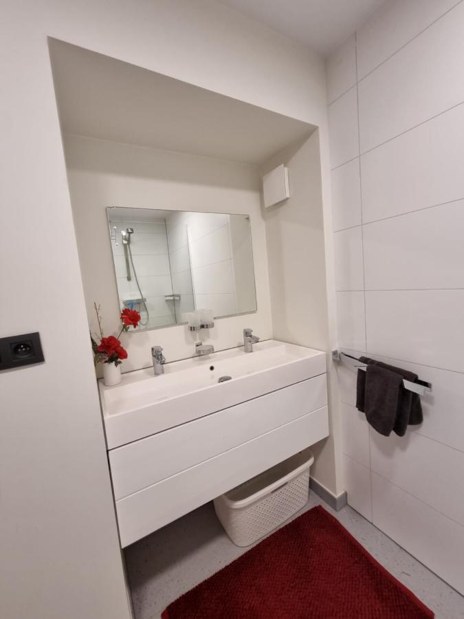 Susberg 3 Luxe Verblijf Met Zwembad En Sauna NeerNeerpelt Exterior foto